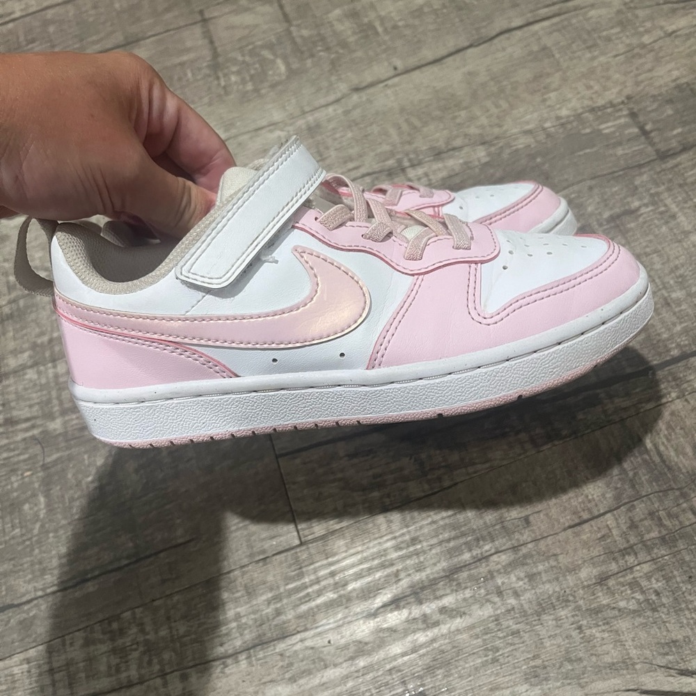 Girls Nikes